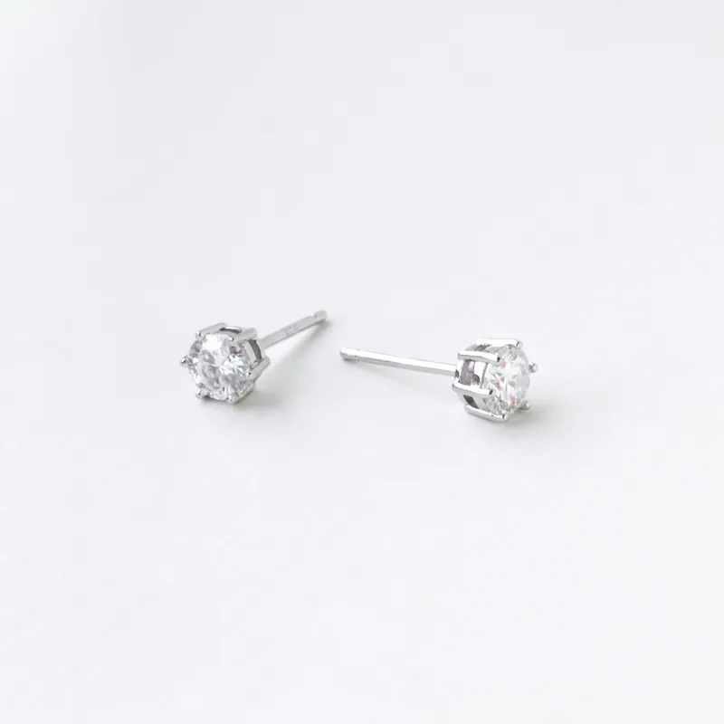 Silver Plated/經典單鑽莫桑鑽耳環